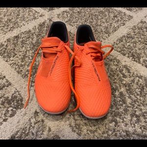 Nike Phantom Venom Academy FG Soccer Cleats